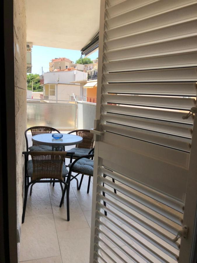 Omis - Private Ensuite Room With Balcony - Hotel Style Omiš Exterior foto